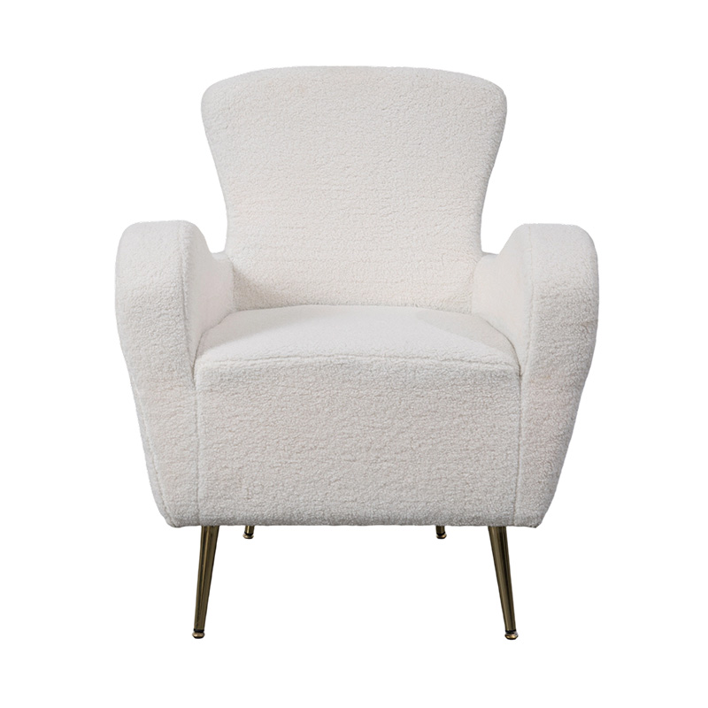 Cream Faux Sherpa -tuoli, jossa kaareva selkänoja, kultaiset metallijalat ja käsinojat Cream Faux Sherpa -tuoli, jossa kaareva selkänoja, kultaiset metallijalat ja käsinojat